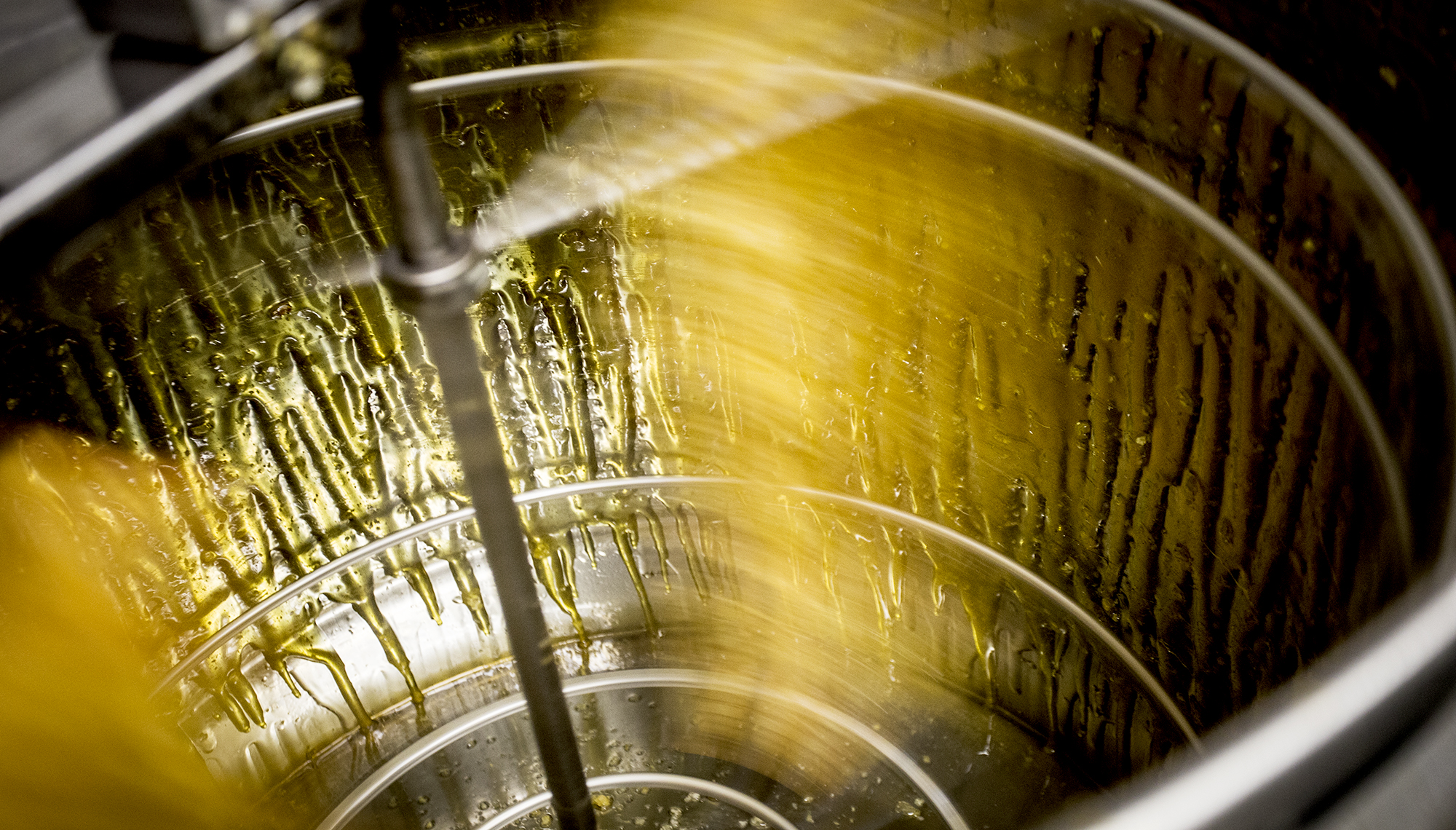 Honey extraction centrifuge
